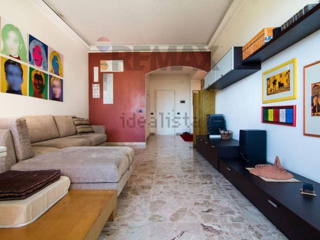 Appartamento in affitto di 123 m² in Via M.Ricci, 13