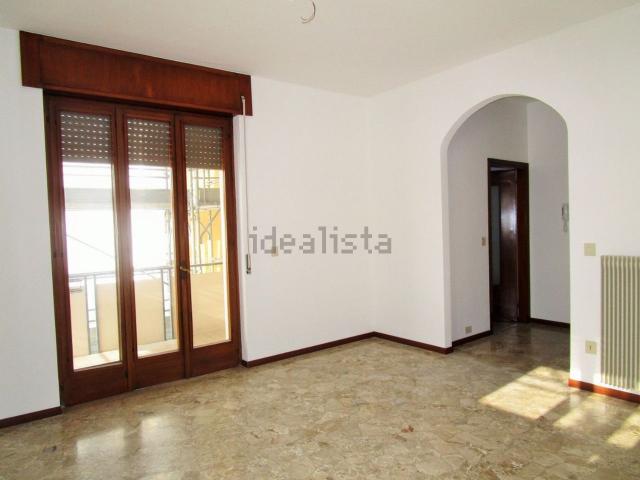 Appartamento in affitto di 123 m² in Via Riello
