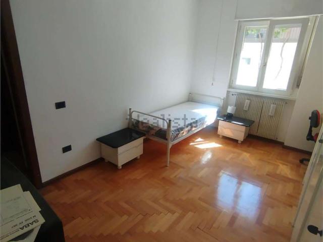 Appartamento in affitto di 123 m² in Via XXIV Maggio