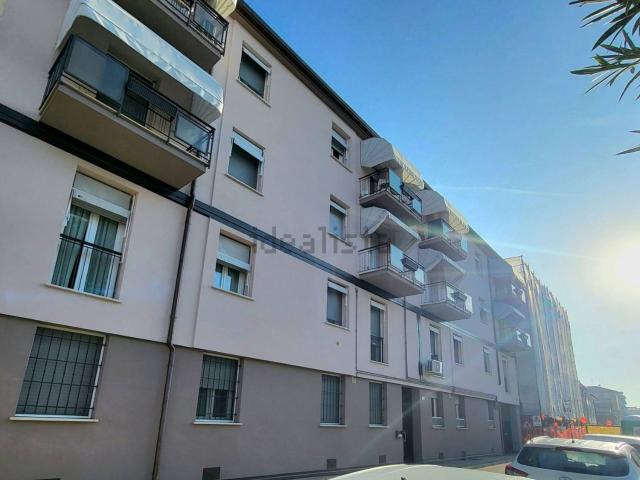 Appartamento in affitto di 124 m² in Via Giuseppe Compagnoni, 104