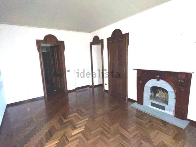 Appartamento in affitto di 124 m² in Corso Cento Cannoni, 16