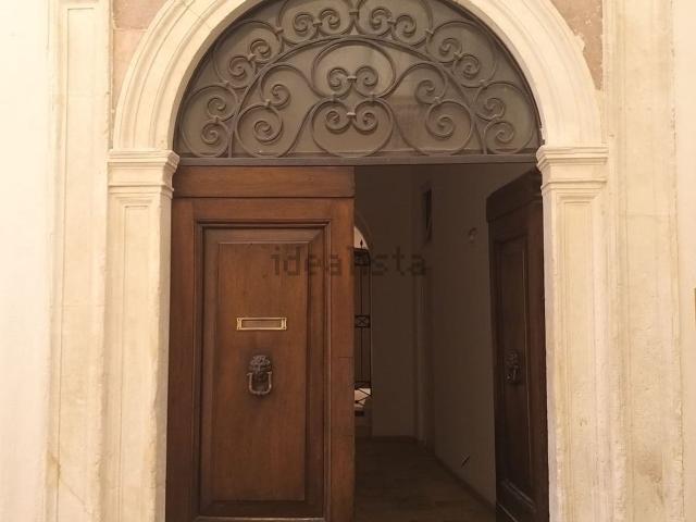 Appartamento in affitto di 125 m² in Via Accursio, 10