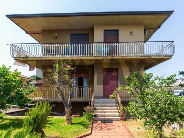 Appartamento in affitto di 125 m² in Via Alessandria, 24