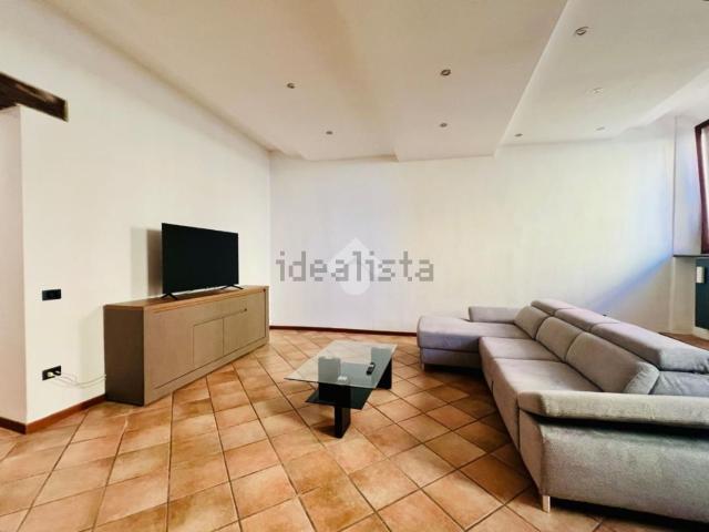Appartamento in affitto di 125 m² in Via Giosuè Carducci, 51