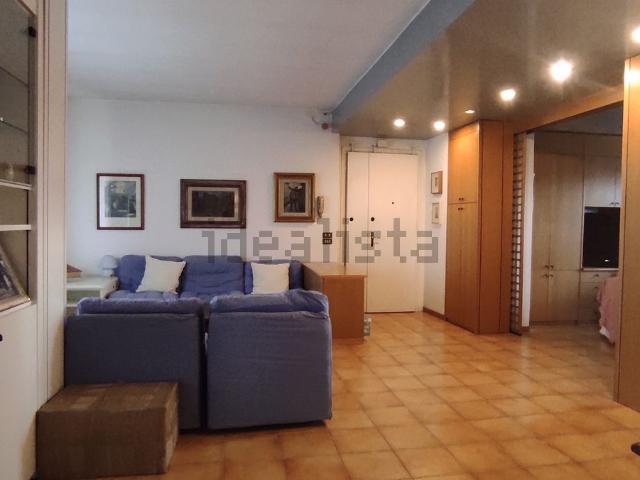 Appartamento in affitto di 125 m² in Via Donato Bramante, 4