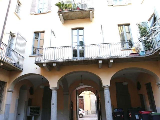Appartamento in affitto di 125 m² in Via Francesco Dominioni, 3