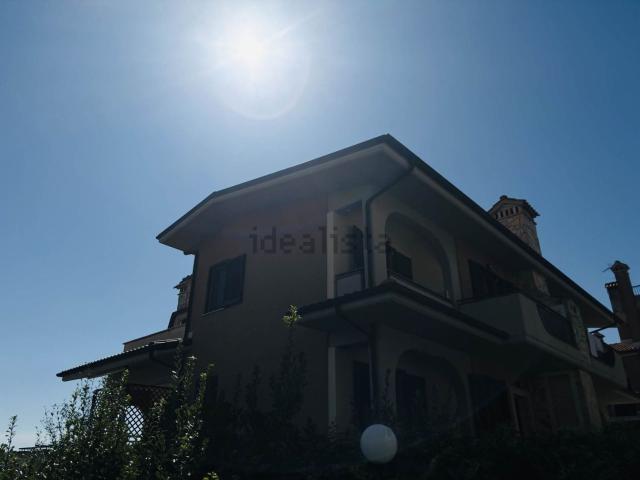 Appartamento in affitto di 125 m² in Via Frati Crociferi