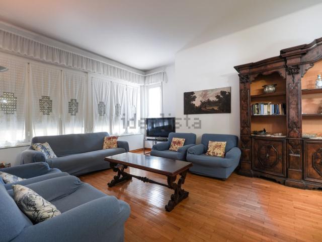 Appartamento in affitto di 125 m² in Via Liberta, 28
