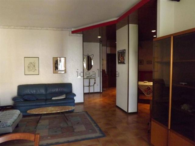 Appartamento in affitto di 125 m² in Via Salvo D&apos Acquisto
