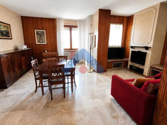 Appartamento in affitto di 125 m² in Via Padana Inferiore
