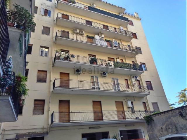 Appartamento in affitto di 125 m² in Via Roberto d&apos Angiò