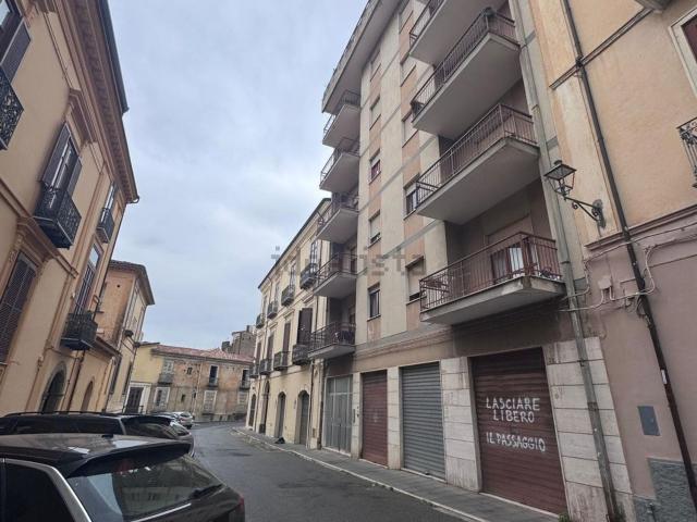 Appartamento in affitto di 125 m² in Via Ubaldo De Medici, 38