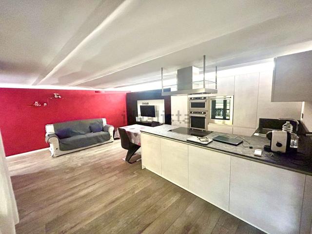 Appartamento in affitto di 125 m² in Via Ugo Bassi