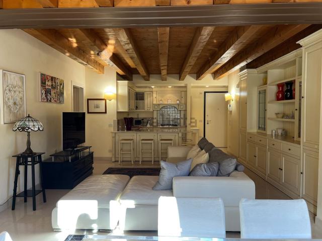Appartamento in affitto di 125 m² in Piazza del Quartiere Latino