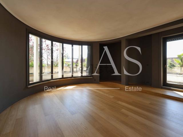 Appartamento in affitto di 126 m² in Via Cappuccini, 11