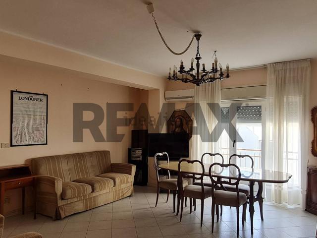 Appartamento in affitto di 126 m² in Via Ducezio, 6