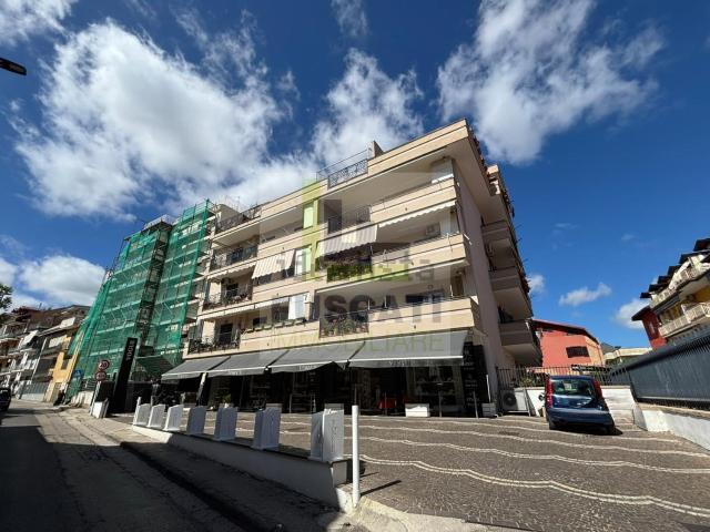 Appartamento in affitto di 126 m² in Via Napoli, 106
