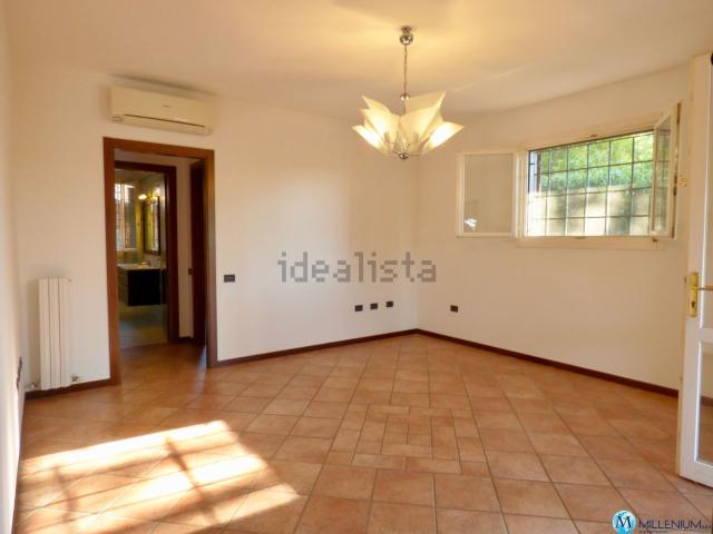 Appartamento in affitto di 127 m² in Via Casette Zanasi