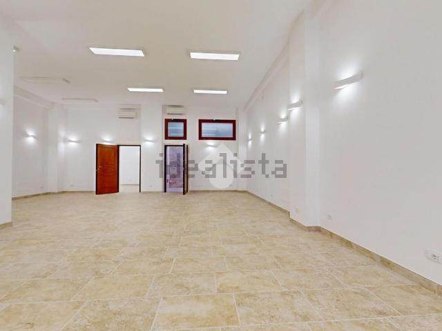 Appartamento in affitto di 127 m² in Via Ada Negri