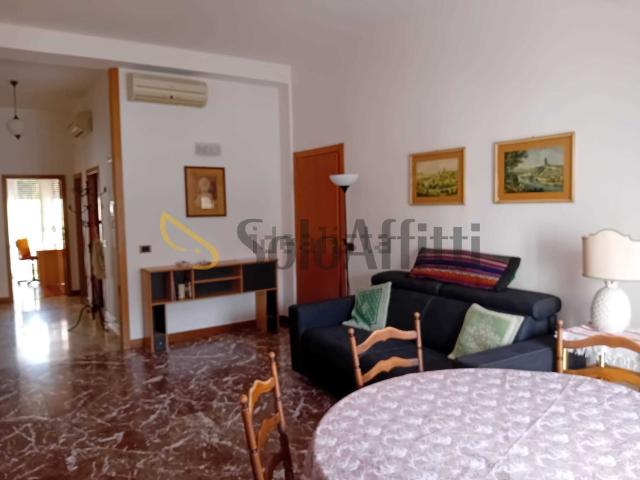 Appartamento in affitto di 127 m² in Via del Pioppo