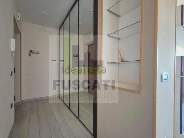 Appartamento in affitto di 127 m² in Via Napoli