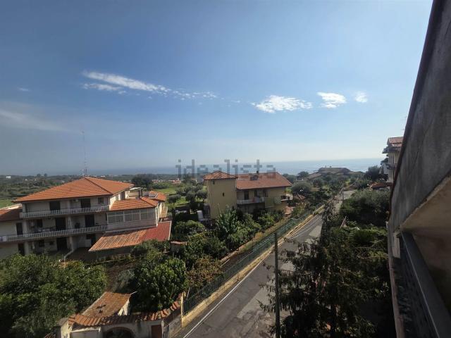 Appartamento in affitto di 127 m² in Via Scalazza, 68