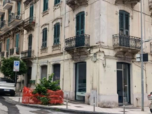 Appartamento in affitto di 128 m² in Via Centonze, 42