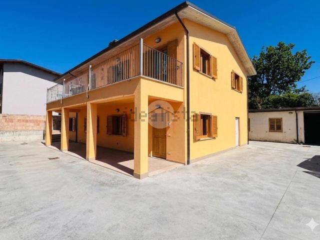 Appartamento in affitto di 128 m² in Via delle Macchiole, 10