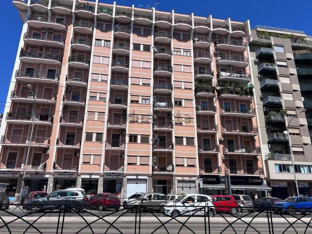 Appartamento in affitto di 128 m² in Via Leonardo da Vinci, 243