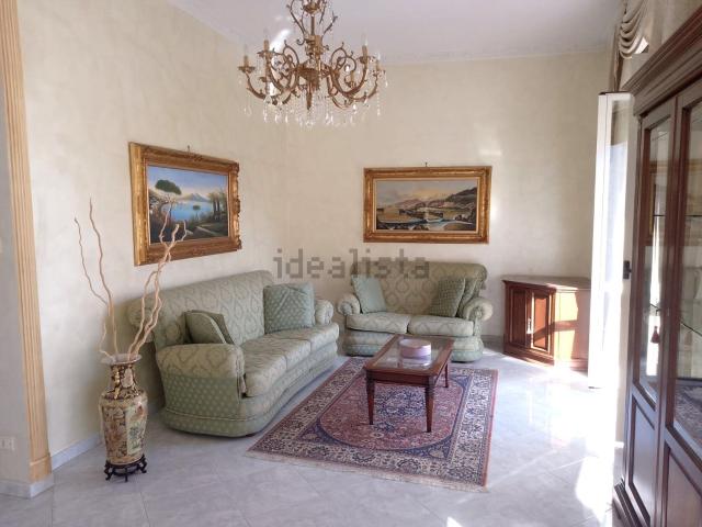 Appartamento in affitto di 128 m² in Via Ugo Foscolo, 6