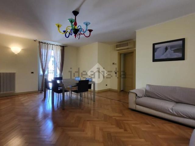 Appartamento in affitto di 128 m² in Vicolo Macellerie, 3
