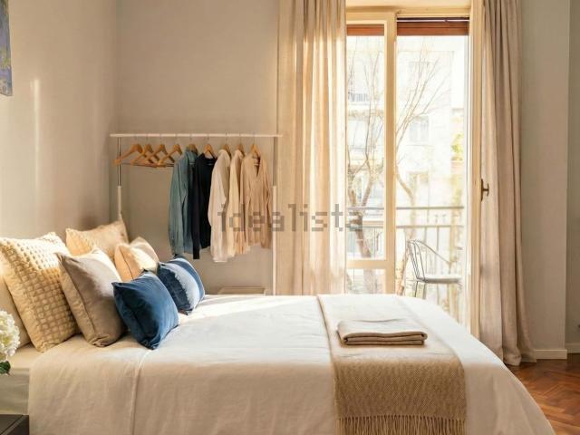 Appartamento in affitto di 128 m² in Piazza de Angeli Ernesto, 2