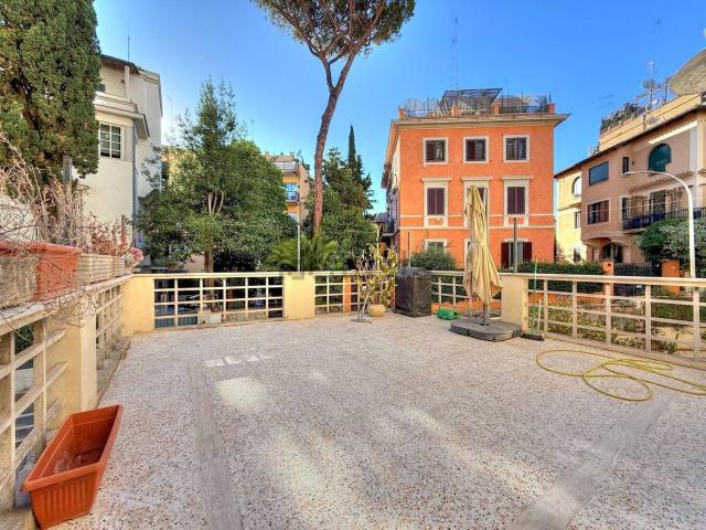 Appartamento in affitto di 129 m² in Via Paolo Frisi
