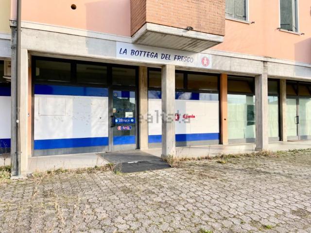 Appartamento in affitto di 129 m² in Via Roma