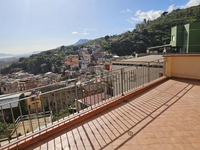 Appartamento in affitto di 129 m² in Via Torre delle Palme, 8