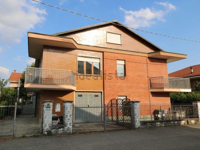 Appartamento in affitto di 130 m² in Via C. Goldoni, 19