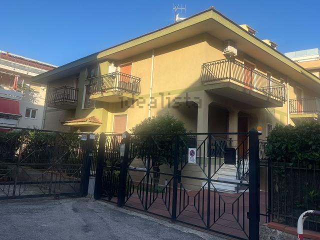 Appartamento in affitto di 130 m² in Via Calcedonio Giordano