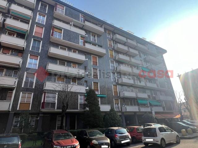 Appartamento in affitto di 130 m² in Via Camillo Benso Cavour, 27