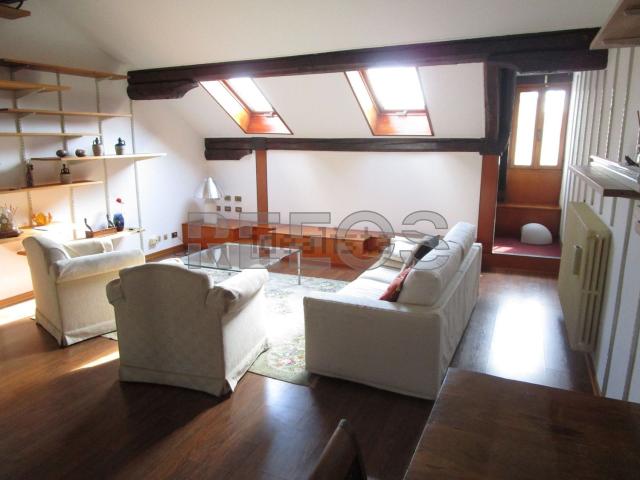 Appartamento in affitto di 130 m² in Via Altinate