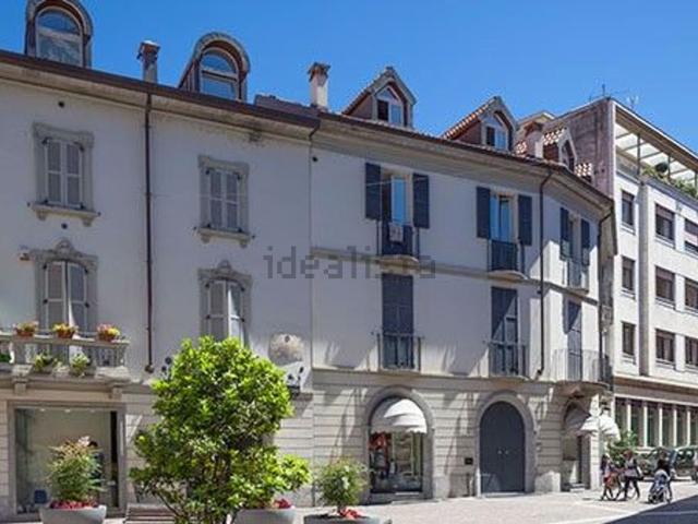 Appartamento in affitto di 130 m² in Via Alessandro Manzoni