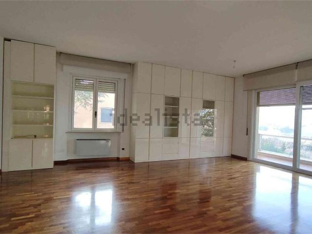 Appartamento in affitto di 130 m² in Via Alessandro Maggini