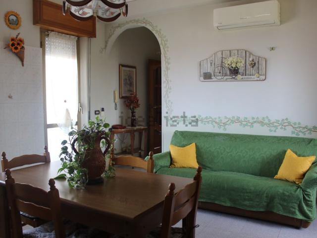 Appartamento in affitto di 130 m² in Via Bottaro