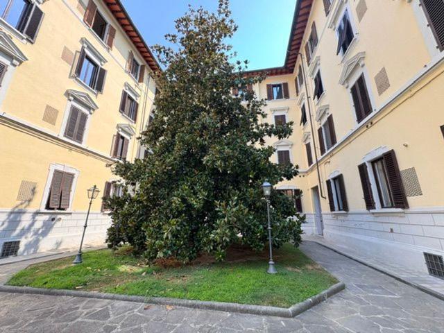 Appartamento in affitto di 130 m² in Via Bonifacio Lupi