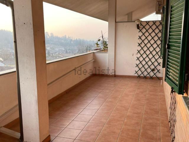 Appartamento in affitto di 130 m² in Via Bricco Roveda, 13