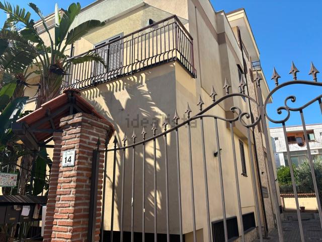 Appartamento in affitto di 130 m² in Via G. Matteotti, 14