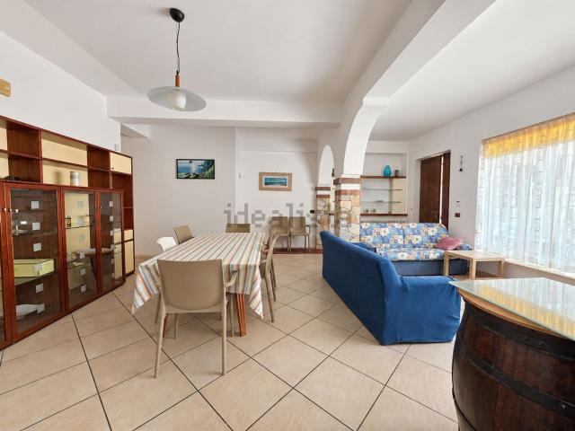 Appartamento in affitto di 130 m² in Via Gambitta Conforto, 8