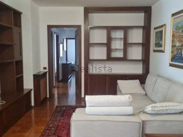 Appartamento in affitto di 130 m² in Via Germania
