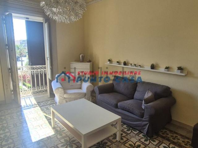 Appartamento in affitto di 130 m² in Via Giovanni Battista Fardella