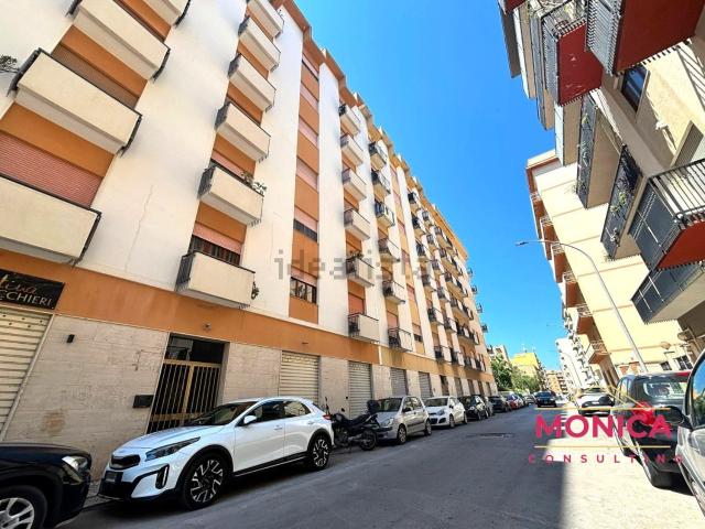 Appartamento in affitto di 130 m² in Via degli Iris, 44