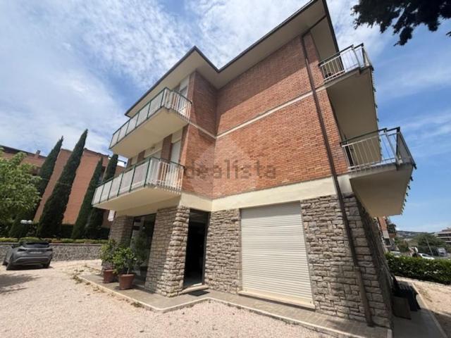 Appartamento in affitto di 130 m² in Via della Madonna Alta